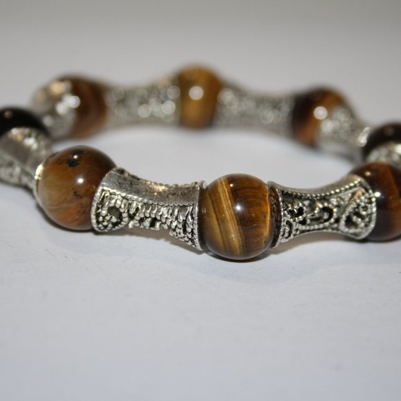 Vintagejelyfish Jewelry - Beautiful natural tigers eye and silver bracelet 8"